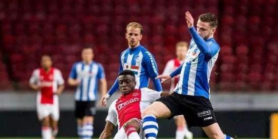 通过他们的 通过他们的